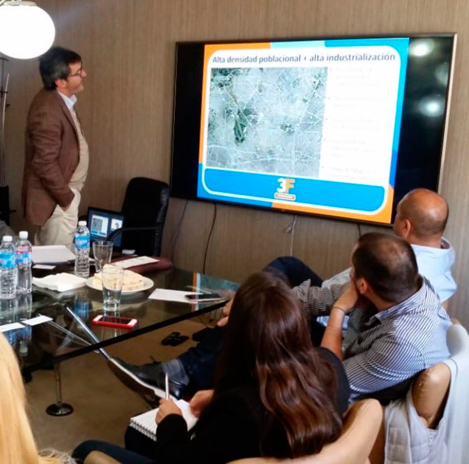 Reunión de trabajo junto a RedParques