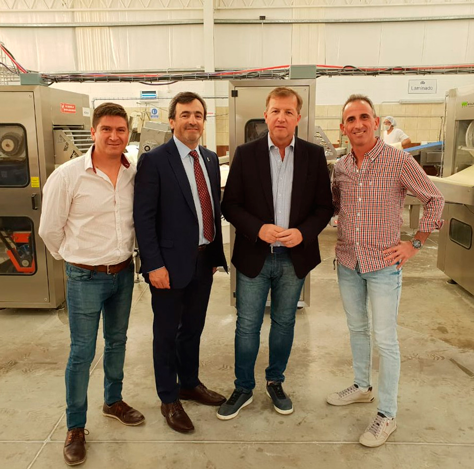 Visita junto a Eduardo Serenellini a la fábrica Tapa Top, en el Polo Industrial Ezeiza