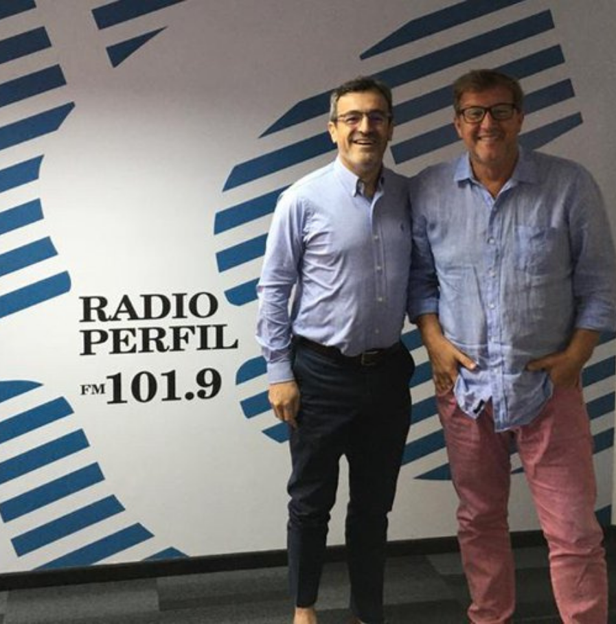 Entrevista en Radio Perfil, junto al periodista Eduardo Serenellini