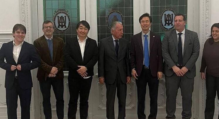 Recibimos en la UIA a los doctores coreanos Ki-Chan kim y Jostein Hauge