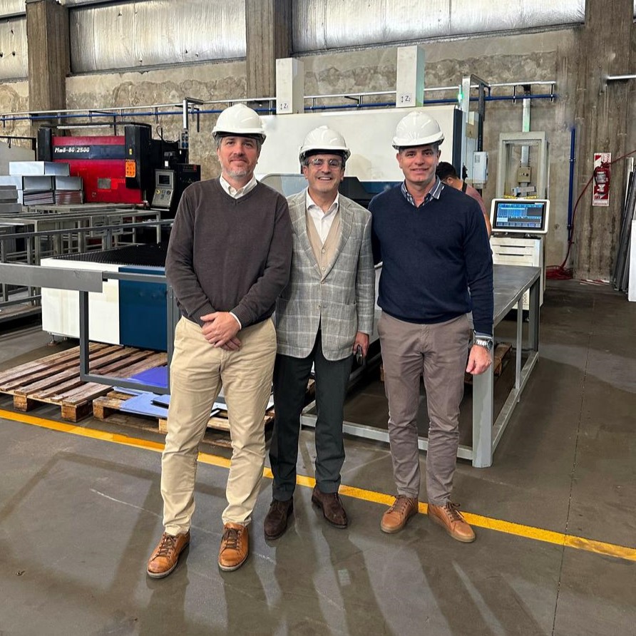 Recorrida por Tecnobox, empresa dedicada a la fabricación de gabinetes metálicos